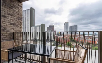 Cottonopolis Suite With 1 Bedrooms and 1 Bathrooms