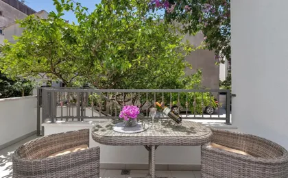 Luxurious studio apartment Toma