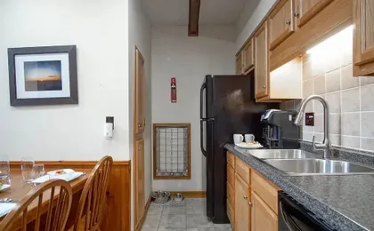 Whistlepunk 36: 1 Br Plus Bonus Sleeping Loft Slope Side