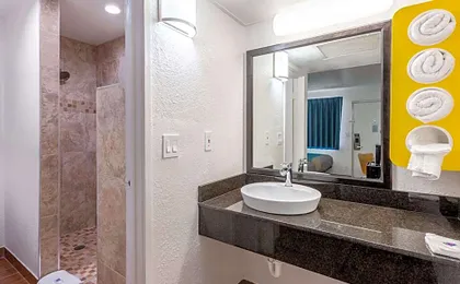 Motel 6-Valdosta, GA - University