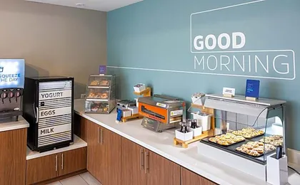 Holiday Inn Express and Suites Wichita Airport By IHG