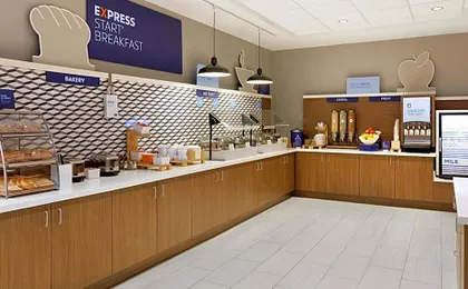 Holiday Inn Express & Suites Plainwell by IHG
