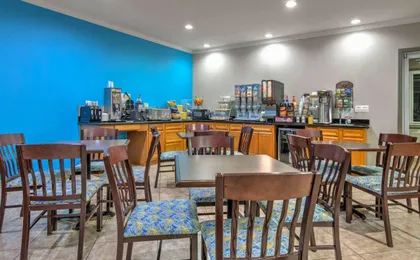 Days Inn & Suites by Wyndham Cabot