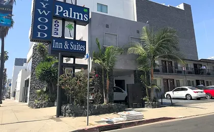 Hollywood Palms Inn & Suites