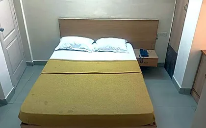 Hotel Rainbow near Victoria Hospital City Market