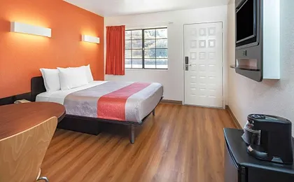 Motel 6-Thousand Oaks, CA