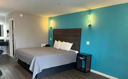 Key West Inn Tuscumbia