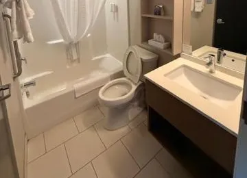 Microtel Inn & Suites by Wyndham Altoona