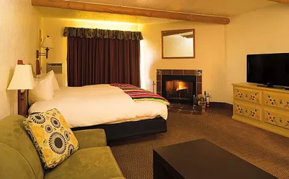 El Pueblo Lodge