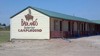 Badlands Motel and Campground