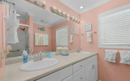 140 Barefoot Bungalow: 4br/2ba W/ Heated Pool! 4 Bedroom Home
