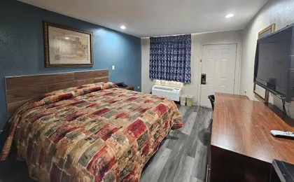 Deluxe Inn