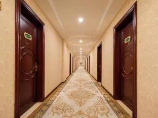 Vienna Hotel Wuhan Jiangxia Zhifang Street Metro Station