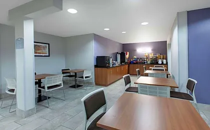 Microtel Inn & Suites by Wyndham Pittsburgh Airport