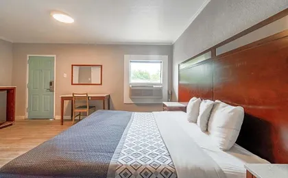 Alamo Oasis Inn and Suites By OYO San Antonio
