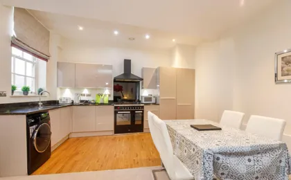 6 Hunter House - Heart of the City with Free Onsite Parking