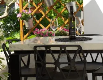 Wine Garden Holiday Home