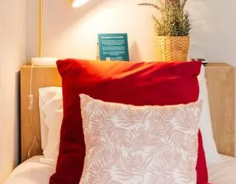 Bright Apt Full of Light Near El Divino Salvador