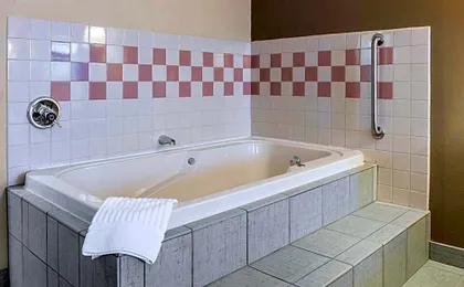 Quality Inn Defiance