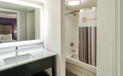 La Quinta Inn & Suites by Wyndham Lubbock West Medical Centr