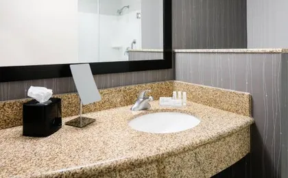 Courtyard by Marriott Omaha Aksarben Village
