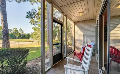 Pawleys Island Condo w/ Screened Porch + Golfing!