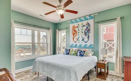 Ocean-view Apt in Emerald Isle - Walk to Beaches!