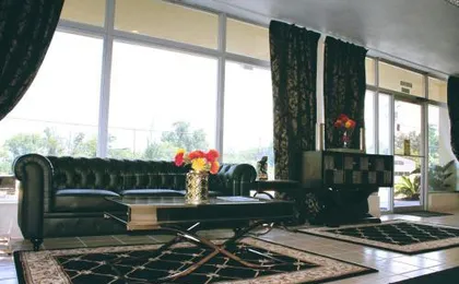 Residence Hub Inn & Suites