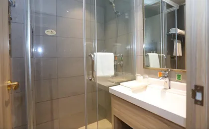 Vienna Hotel Chengdu Chunxi Road Lijiatuo Metro Station