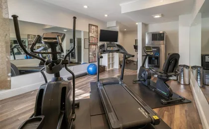 Best Western Plus Palm Court Hotel
