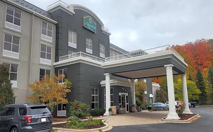 La Quinta Inn & Suites by Wyndham Milwaukee SW New Berlin