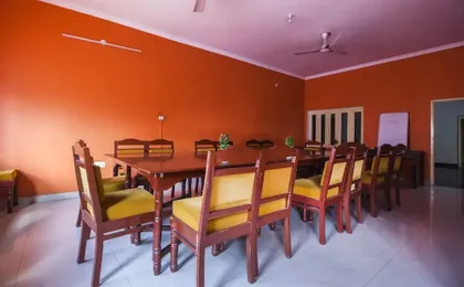 Hotel Singhasan House