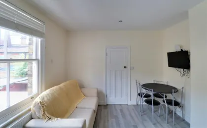 Replingham Road Apartment