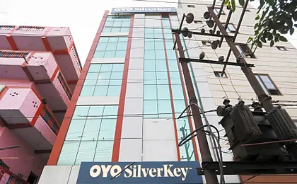 Super HOTEL SILVERKEY NEAR LIC BUILDING MAIN RD KHODA NEXT TO SHYAM OIL