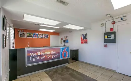 Motel 6-Dothan, AL