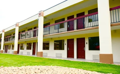 Red Roof Inn & Suites Commerce – Athens