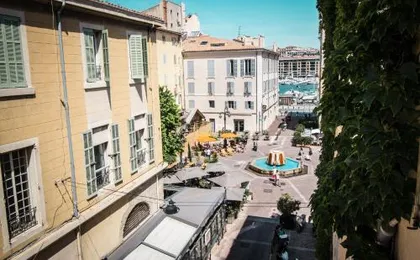 Vintage Vieux-Port Apartment