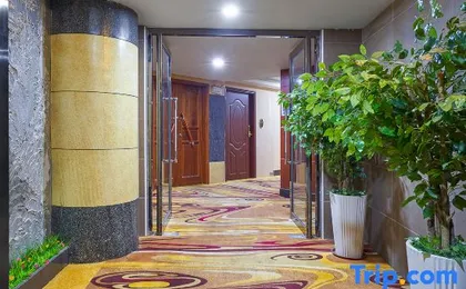 Jinman Island Hotel (Shenzhen Qinghu Subway Station Branch)