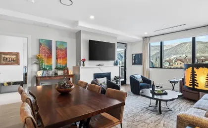 Mountain Dream at Frontgate by Avantstay Modern Condo Pool + Hot Tub Access + Shuttle Service