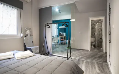 Autonomous House in the Heart of Plaka