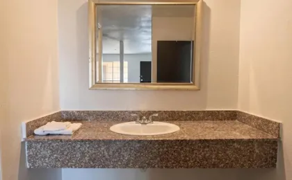 Garland Inn & Suites near Dallas TX
