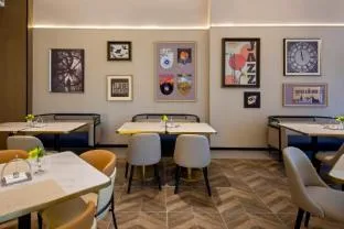 Home Inn Plus Chengdu Shuangliu Airport Aviation Port Shunfeng Metro Station
