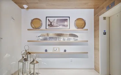 914 Tiffany House 1 Bedroom Condo by RedAwning