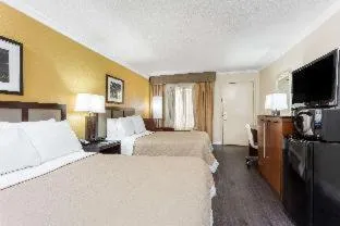 Days Inn by Wyndham Pensacola - Historic Downtown