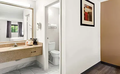 Quality Inn Middleburg Heights near Cleveland Airport