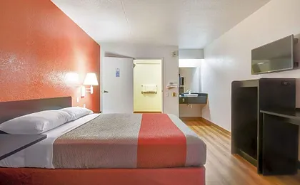 Economy Suites Springfield - Extended Stay