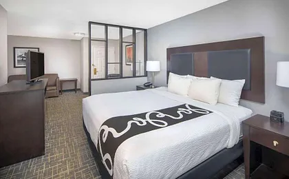 La Quinta Inn & Suites by Wyndham Atlanta Airport South