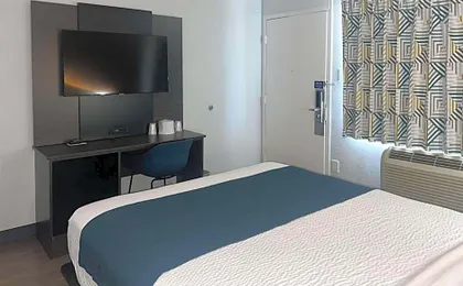Motel 6-Tulare, CA
