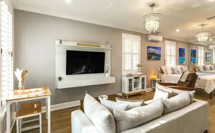 Pet-friendly Studio: 6 Mi to Jupiter Beach Park!