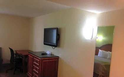 Red Carpet Inn - New Brunswick